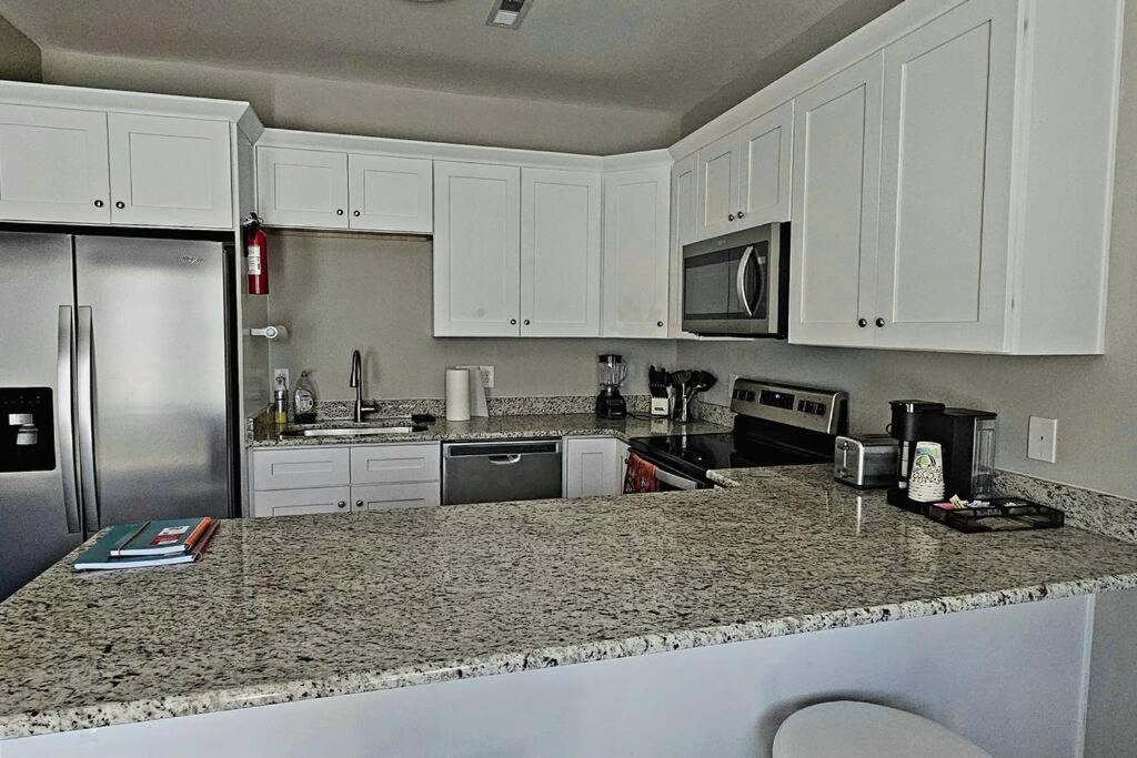 Gorgeous 3 Bedroom Home With Cable Tv In All Rooms & Free Wi-Fi Concord Eksteriør bilde