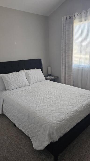 Gorgeous 3 Bedroom Home With Cable Tv In All Rooms & Free Wi-Fi Concord Eksteriør bilde