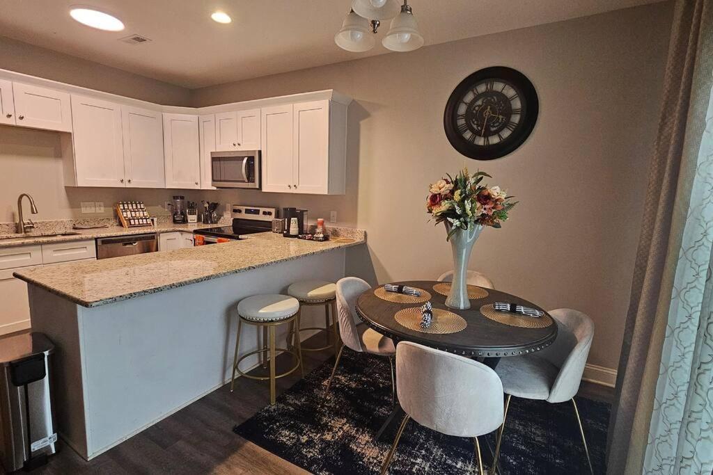 Gorgeous 3 Bedroom Home With Cable Tv In All Rooms & Free Wi-Fi Concord Eksteriør bilde