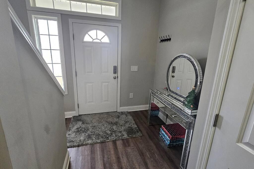 Gorgeous 3 Bedroom Home With Cable Tv In All Rooms & Free Wi-Fi Concord Eksteriør bilde