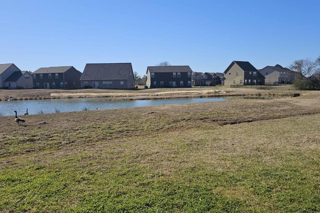 Gorgeous 3 Bedroom Home With Cable Tv In All Rooms & Free Wi-Fi Concord Eksteriør bilde