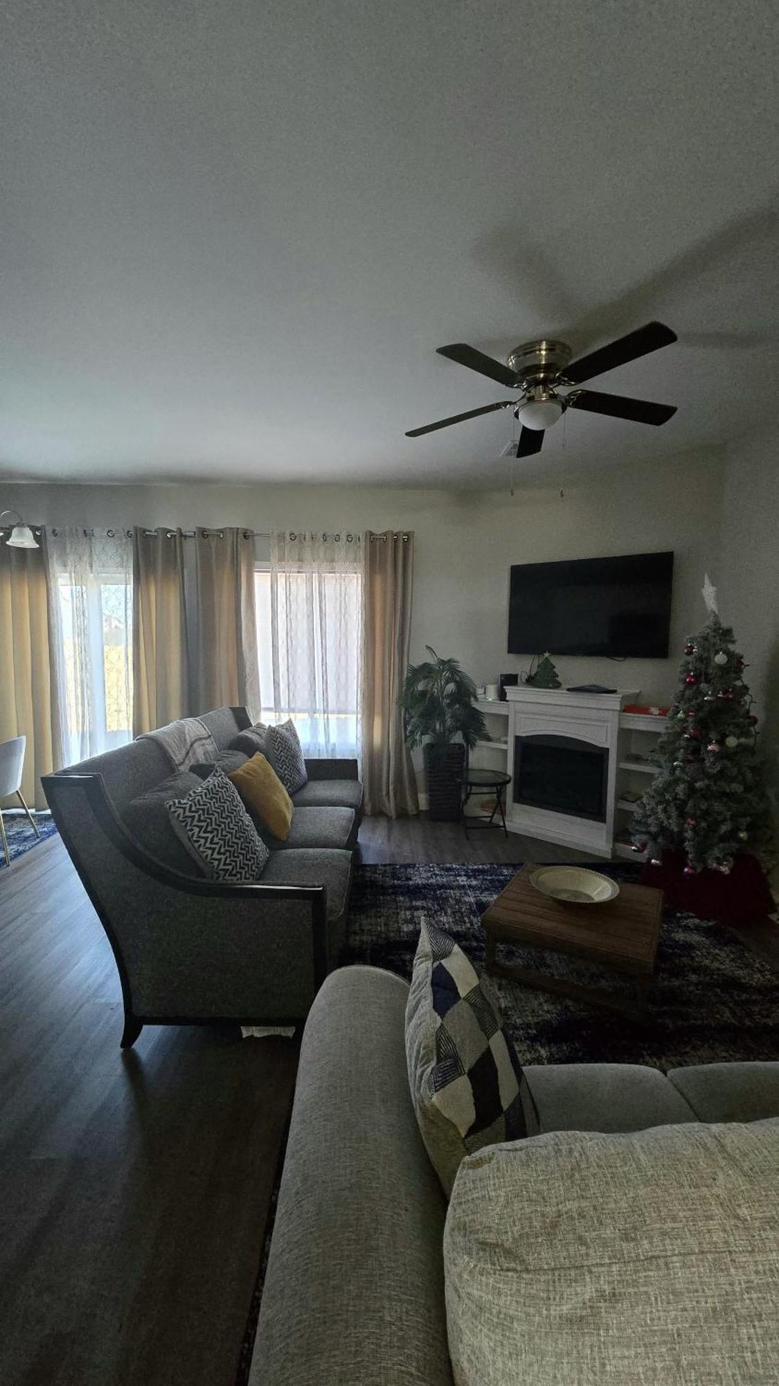 Gorgeous 3 Bedroom Home With Cable Tv In All Rooms & Free Wi-Fi Concord Eksteriør bilde